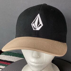 Volcom FlexFit hat size S/M